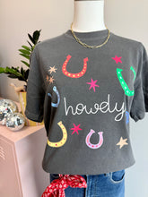 Load image into Gallery viewer, Howdy Horseshoes Tee