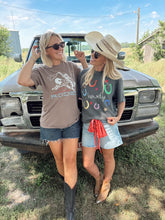 Load image into Gallery viewer, Howdy Horseshoes Tee