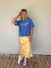 Load image into Gallery viewer, Raise Your Hand Tee
