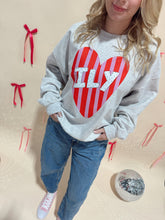 Load image into Gallery viewer, ILY Crewneck
