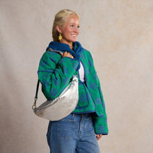 Load image into Gallery viewer, Vintage Gold Astrid
